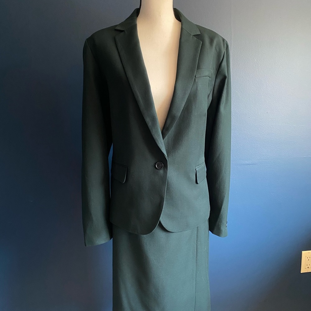 Brand New Ann Taylor Suit With Tags Size 16
